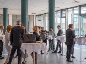 Czy zarząd ponosi odpowiedzialność karną za zatrudnianie asystentów brokera?