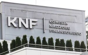 Cztery lata jak za brata, czyli o raporcie z działalności KNF za 2025 r.